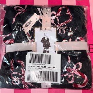 New Victoria's Secret Glazed Satin Pajama Set Black Pink Candy Canes Women’s L